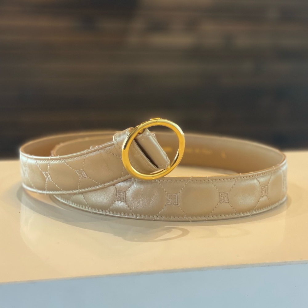 St. John logo leather belt, gold hardware, champagne color, L, adjustable